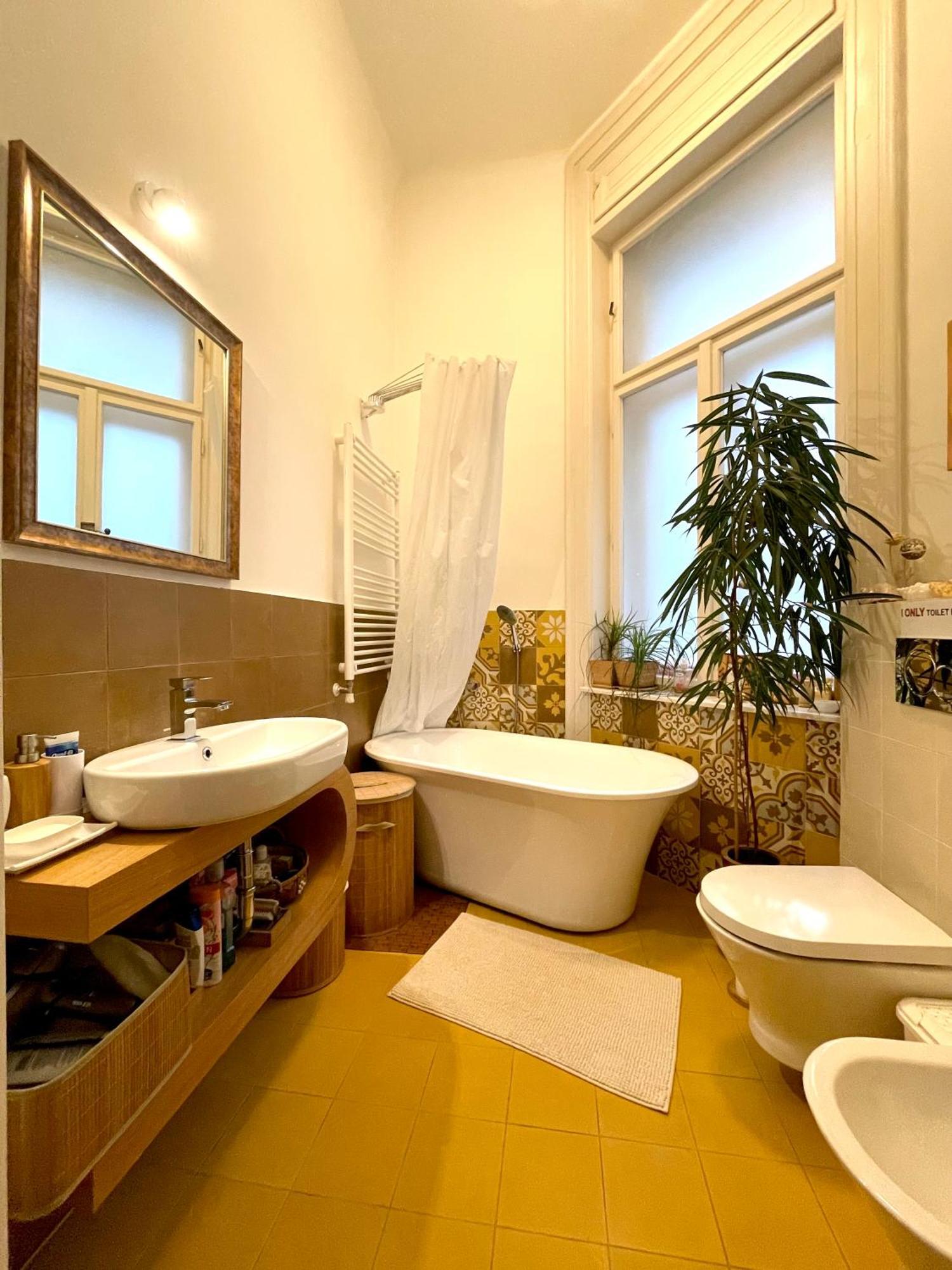 Amber Pearl Apartment 2 Rooms And 2 Bathrooms At Kalvin Square Budapest Exterior foto