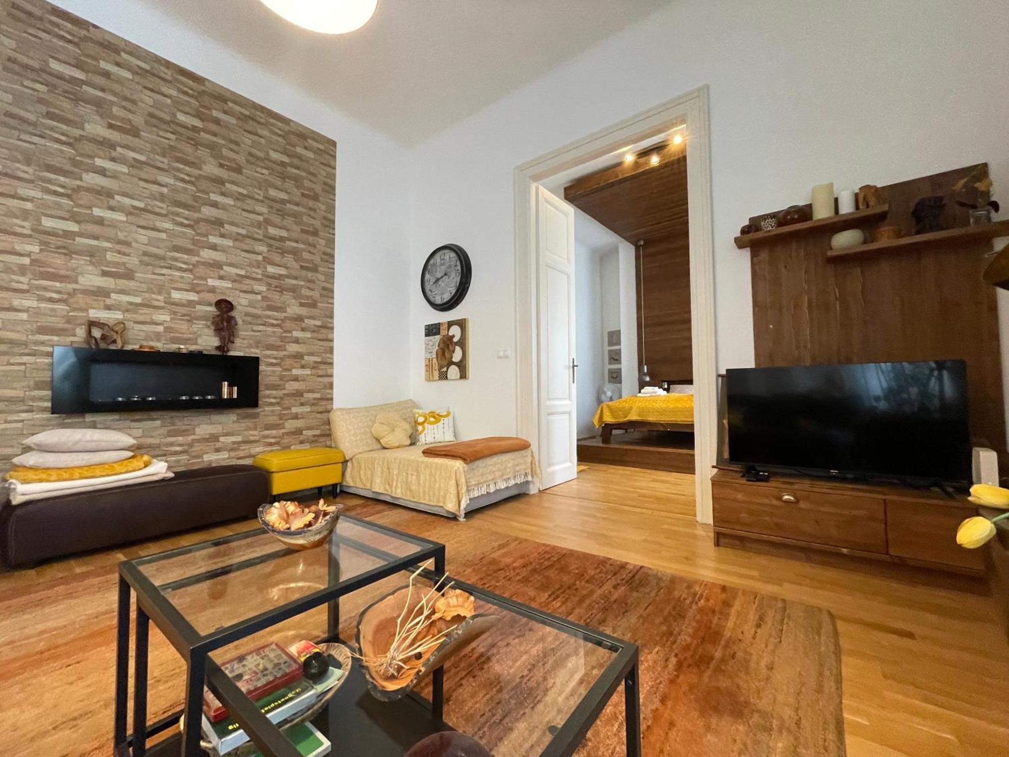 Amber Pearl Apartment 2 Rooms And 2 Bathrooms At Kalvin Square Budapest Exterior foto